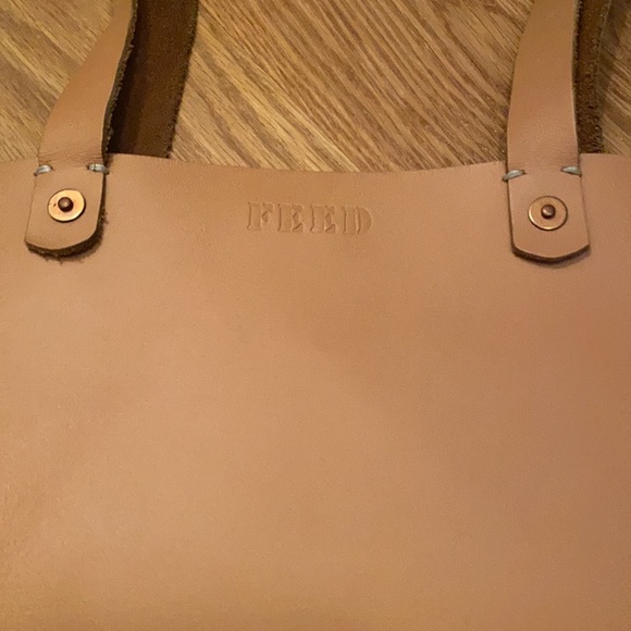 FEED Project Tote Camel Leather Shopping Bag - FEED a 100 - Picture 7 of 12